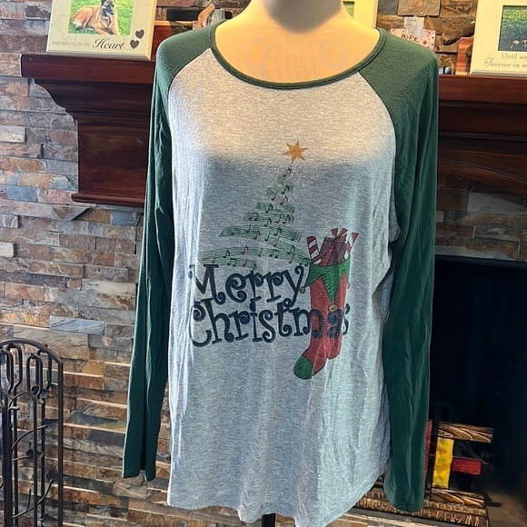 STRETCHY Long Sleeve Christmas Top - Picture 1 of 4